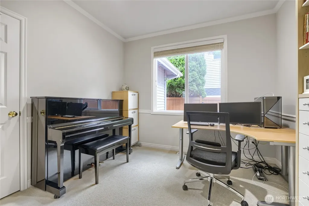 916 275th Place SE Sammamish WA 98075