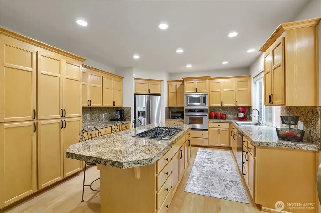 916 275th Place SE Sammamish WA 98075