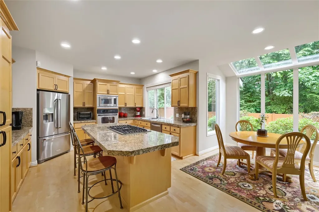 916 275th Place SE Sammamish WA 98075