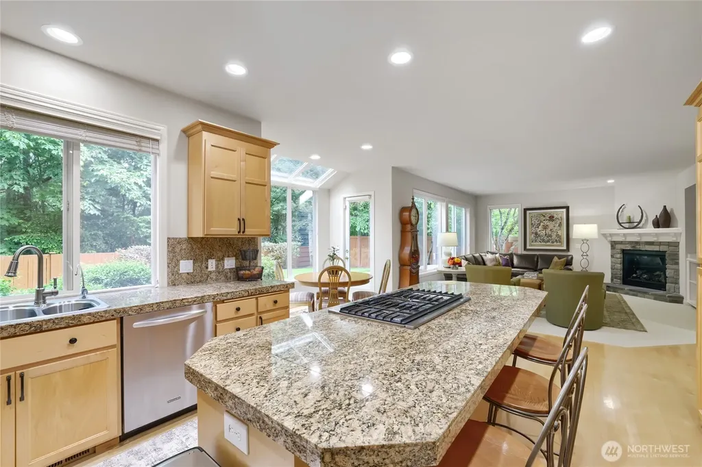 916 275th Place SE Sammamish WA 98075