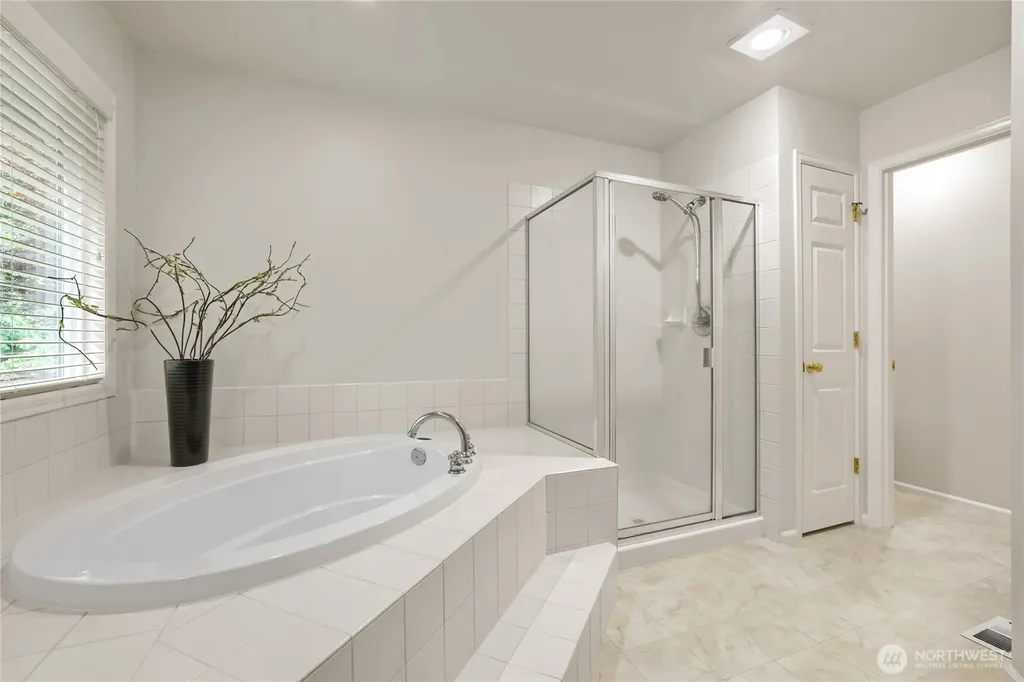 916 275th Place SE Sammamish WA 98075