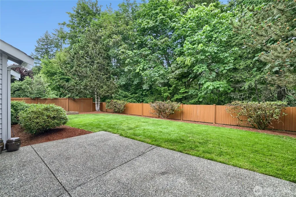 916 275th Place SE Sammamish WA 98075
