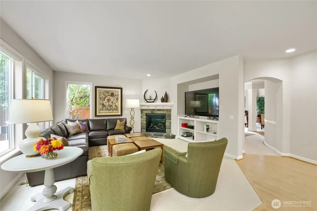 916 275th Place SE Sammamish WA 98075