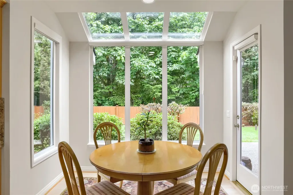 916 275th Place SE Sammamish WA 98075
