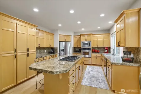 916 275th Place SE Sammamish WA 98075