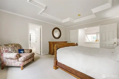 916 275th Place SE Sammamish WA 98075