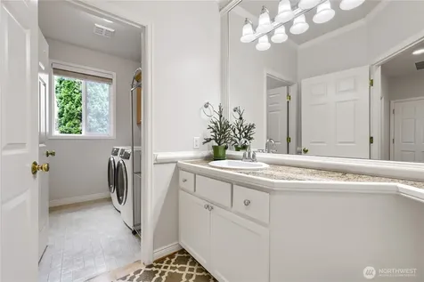 916 275th Place SE Sammamish WA 98075