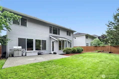 916 275th Place SE Sammamish WA 98075
