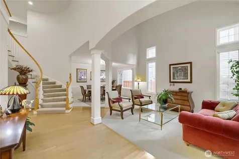 916 275th Place SE Sammamish WA 98075