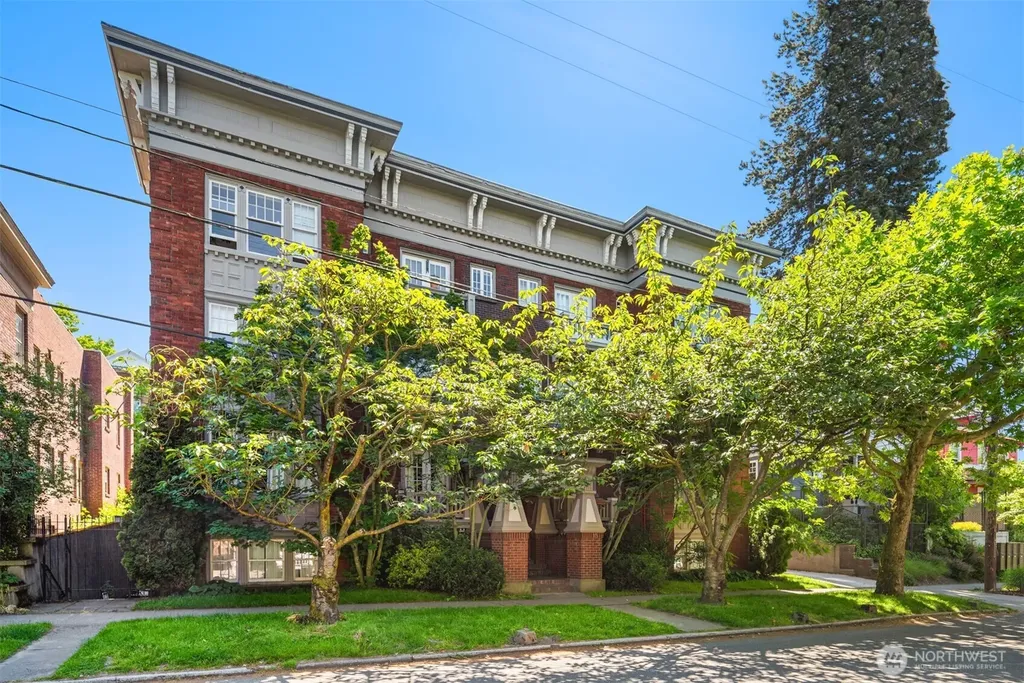 214 13th Avenue E Seattle WA 98102