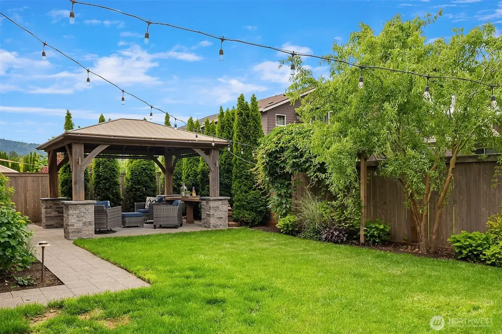 324 Zemp Way NE North Bend WA 98045