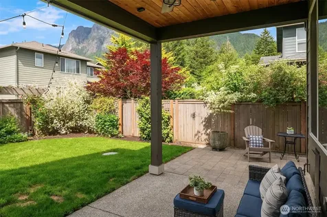 324 Zemp Way NE North Bend WA 98045