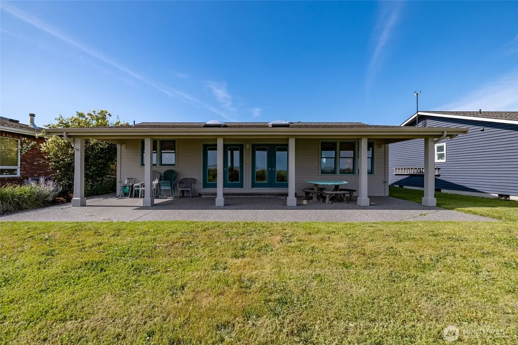 754 Livingston Bay Shore Drive Camano Island WA 98282