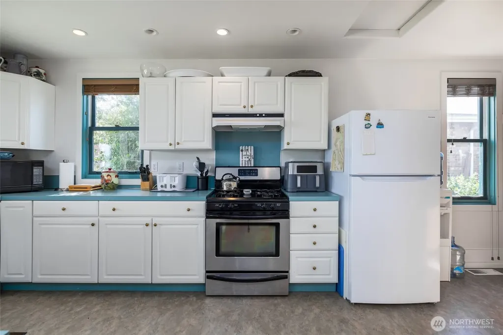 754 Livingston Bay Shore Drive Camano Island WA 98282