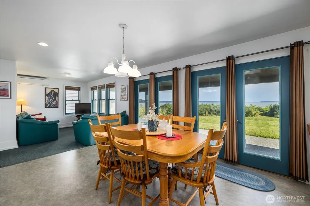 754 Livingston Bay Shore Drive Camano Island WA 98282