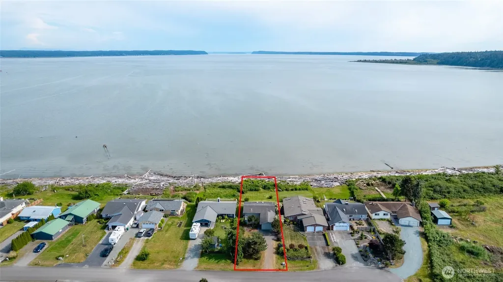 754 Livingston Bay Shore Drive Camano Island WA 98282