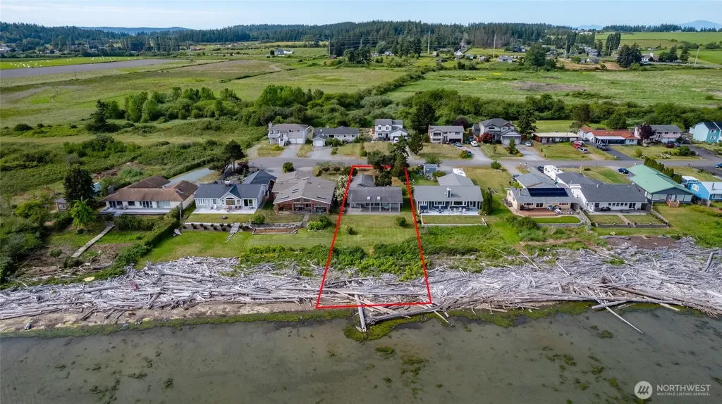 754 Livingston Bay Shore Drive Camano Island WA 98282