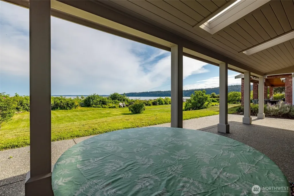 754 Livingston Bay Shore Drive Camano Island WA 98282