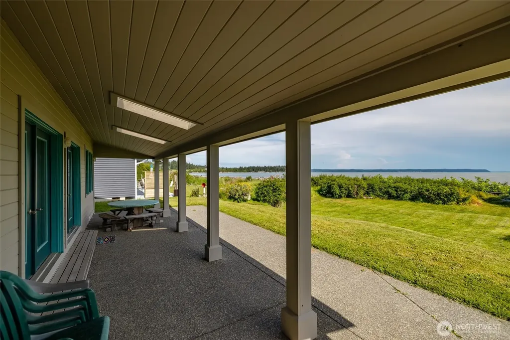 754 Livingston Bay Shore Drive Camano Island WA 98282