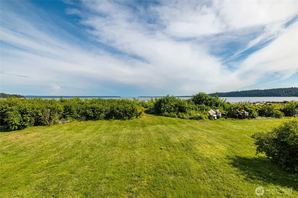 754 Livingston Bay Shore Drive Camano Island WA 98282