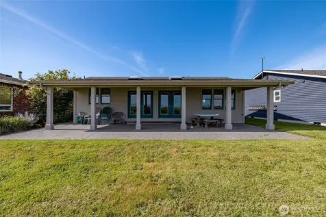 754 Livingston Bay Shore Drive Camano Island WA 98282