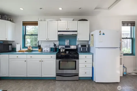 754 Livingston Bay Shore Drive Camano Island WA 98282