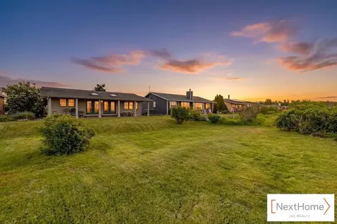 754 Livingston Bay Shore Drive Camano Island WA 98282