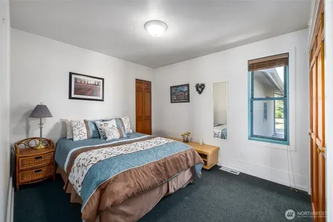 754 Livingston Bay Shore Drive Camano Island WA 98282