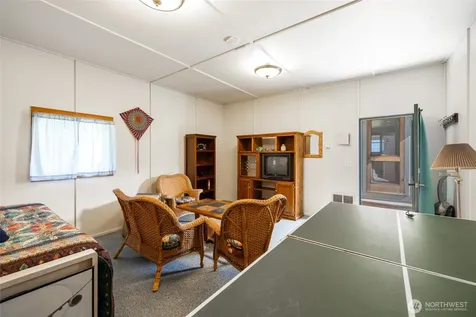 754 Livingston Bay Shore Drive Camano Island WA 98282