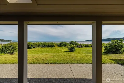 754 Livingston Bay Shore Drive Camano Island WA 98282