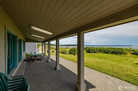 754 Livingston Bay Shore Drive Camano Island WA 98282