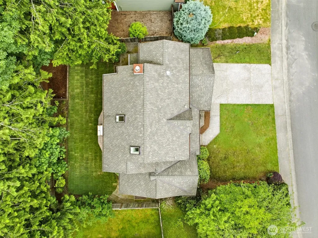 2735 233rd Place NE Sammamish WA 98074
