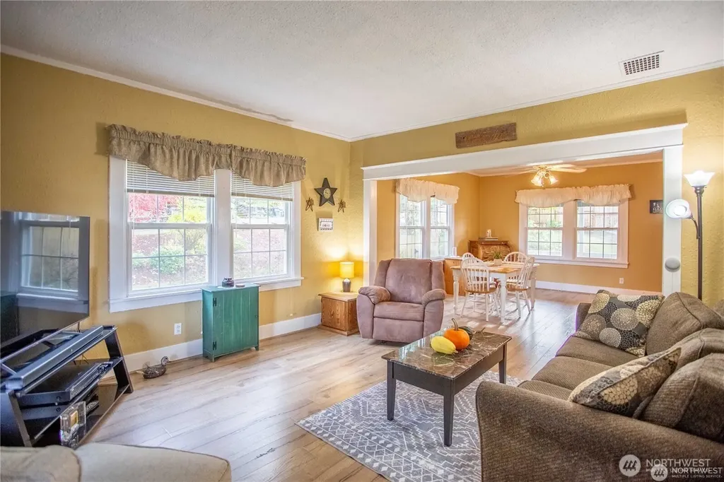 181 SE 9th Street Chehalis WA 98532
