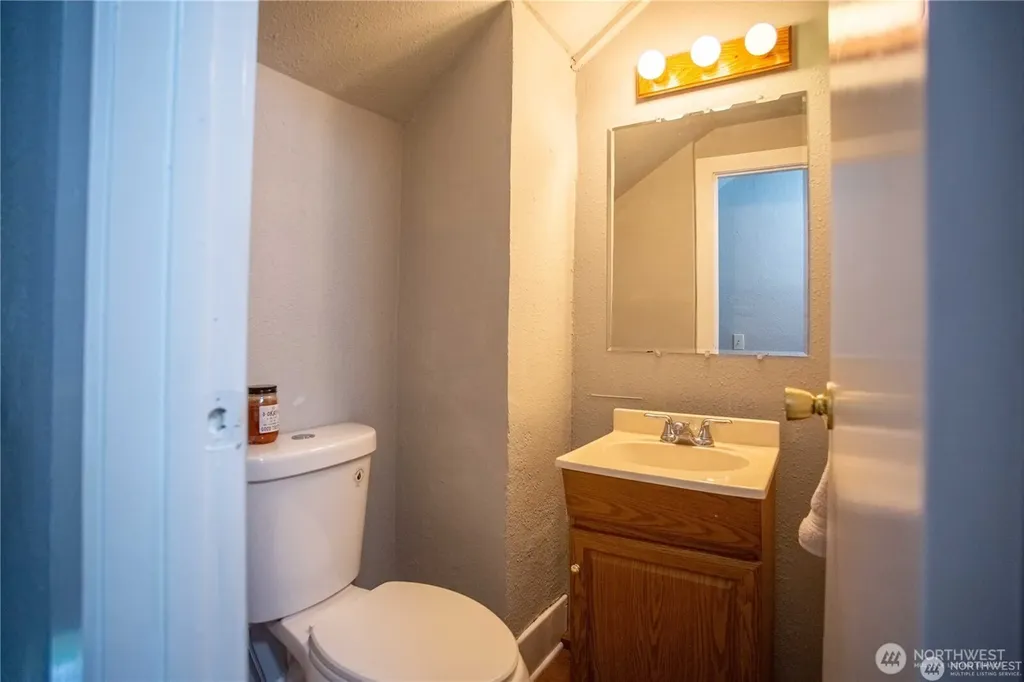 181 SE 9th Street Chehalis WA 98532