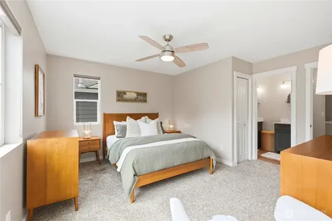 2773 NE Magnolia Street Issaquah WA 98029