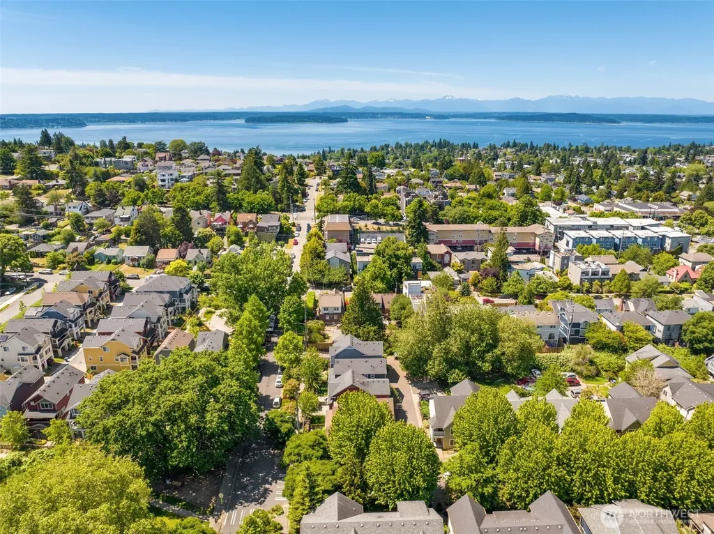 3204 SW Holly Street Seattle WA 98126