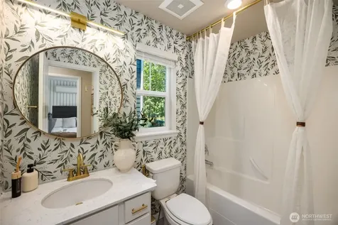 3204 SW Holly Street Seattle WA 98126