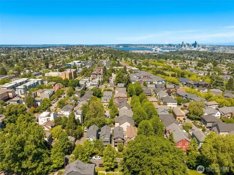 3204 SW Holly Street Seattle WA 98126