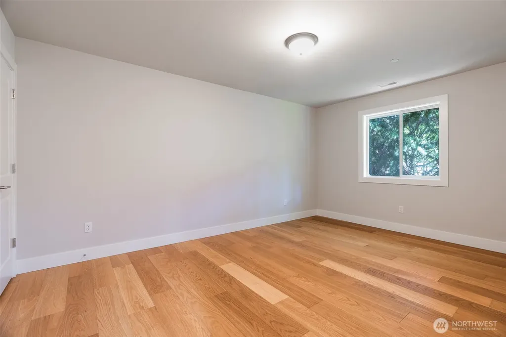12570 51st Place SE Tukwila WA 98178