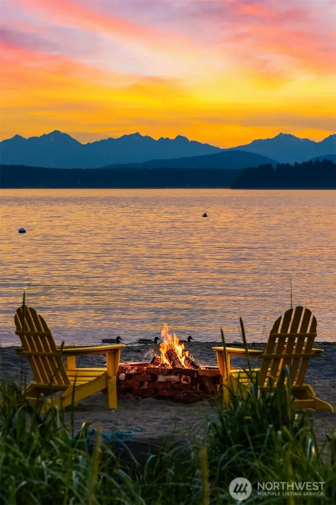 8917 Fauntleroy Way SW Seattle WA 98136
