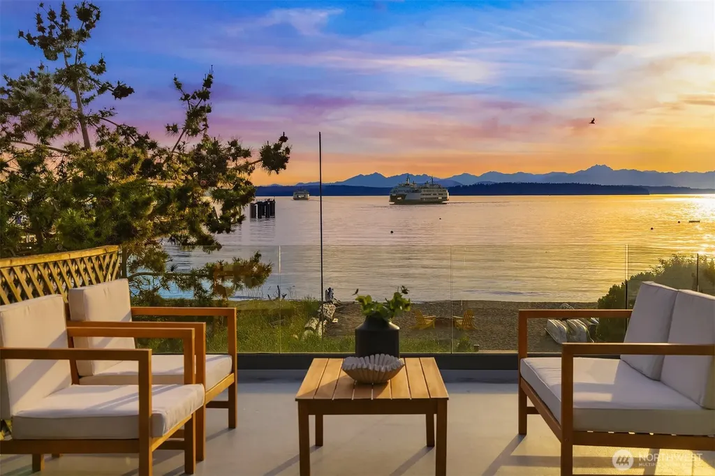 8917 Fauntleroy Way SW Seattle WA 98136