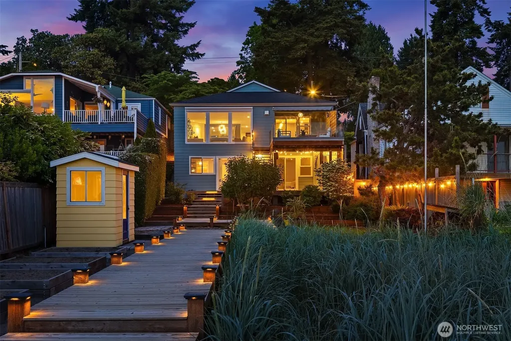 8917 Fauntleroy Way SW Seattle WA 98136