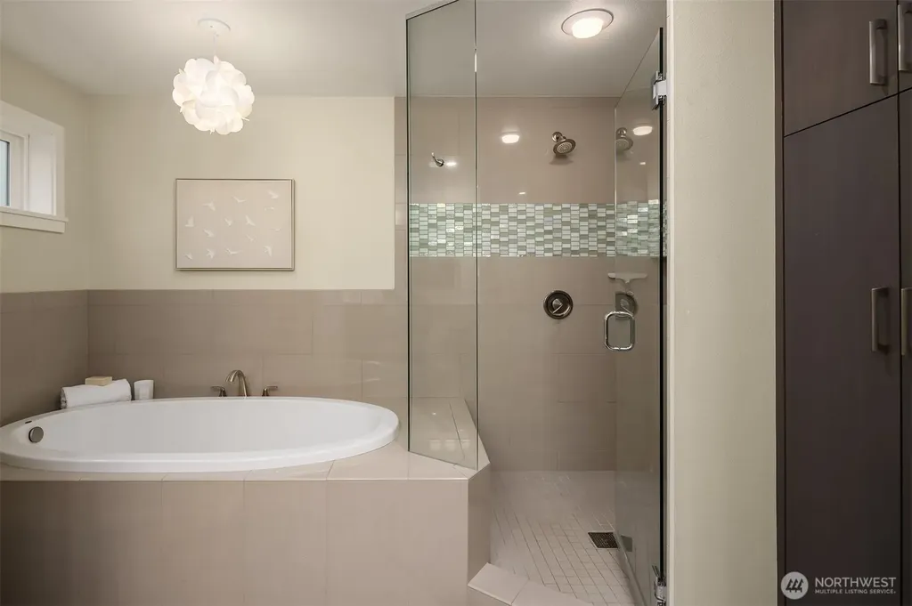 8917 Fauntleroy Way SW Seattle WA 98136