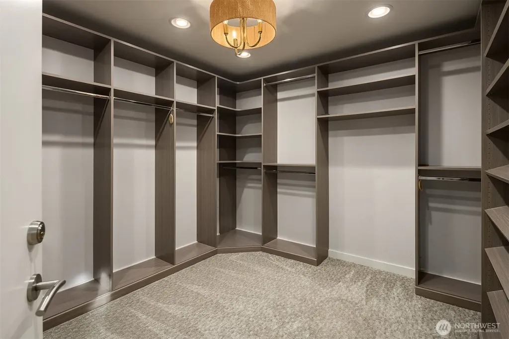 8917 Fauntleroy Way SW Seattle WA 98136