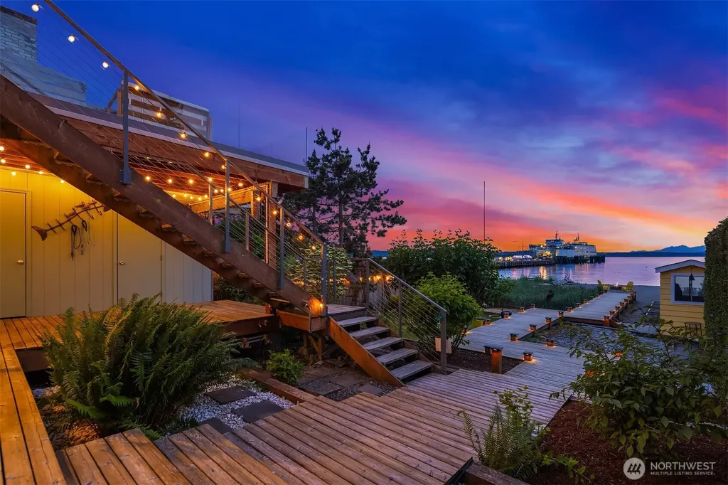 8917 Fauntleroy Way SW Seattle WA 98136