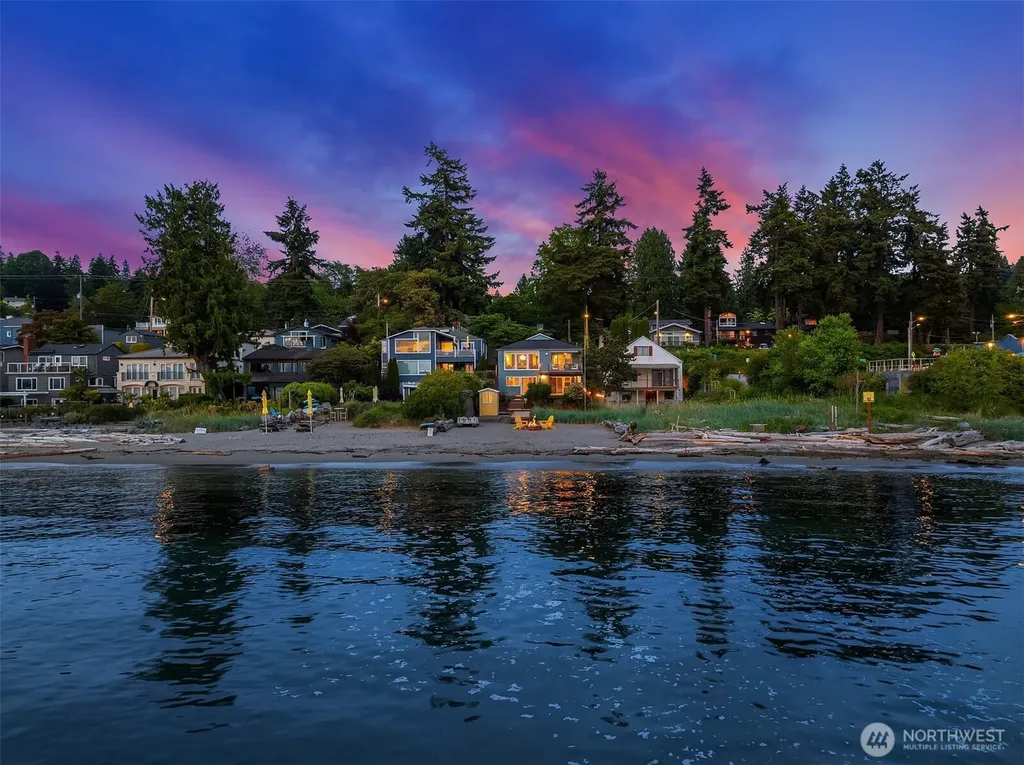 8917 Fauntleroy Way SW Seattle WA 98136