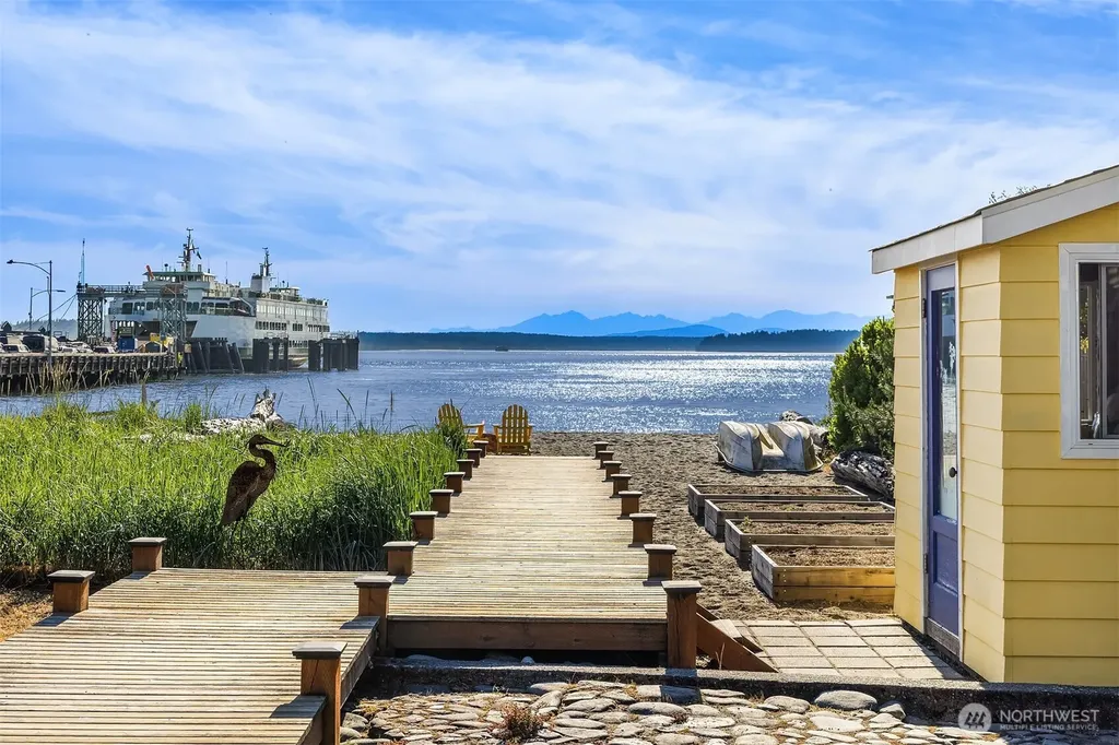 8917 Fauntleroy Way SW Seattle WA 98136