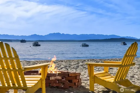 8917 Fauntleroy Way SW Seattle WA 98136