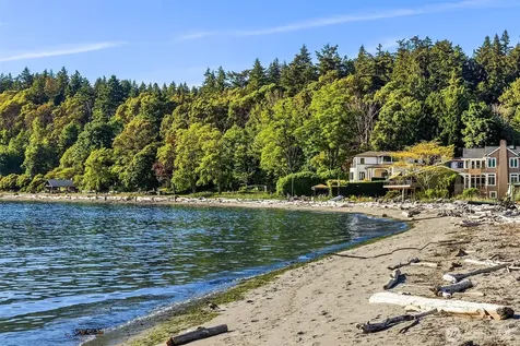 8917 Fauntleroy Way SW Seattle WA 98136