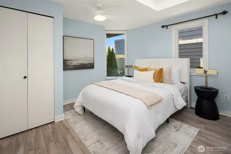 8917 Fauntleroy Way SW Seattle WA 98136